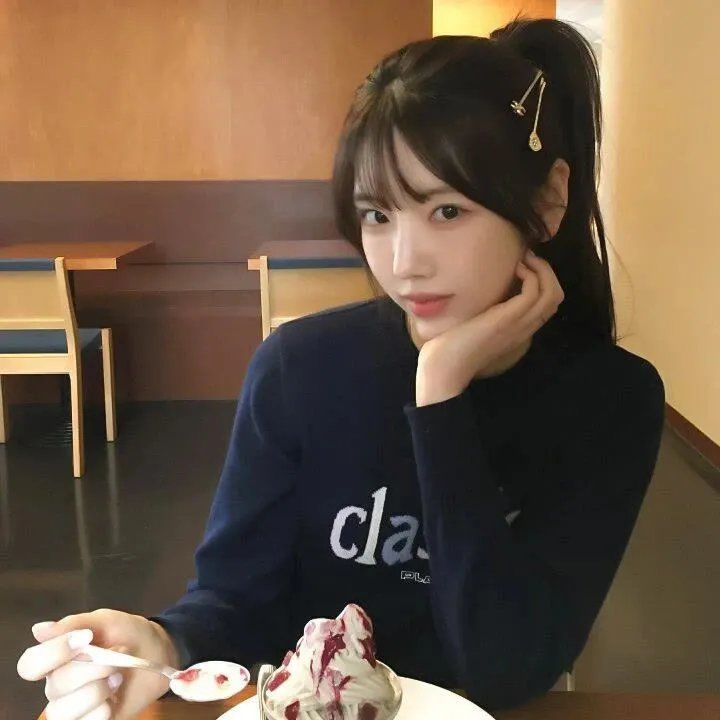 女孩爱跑步